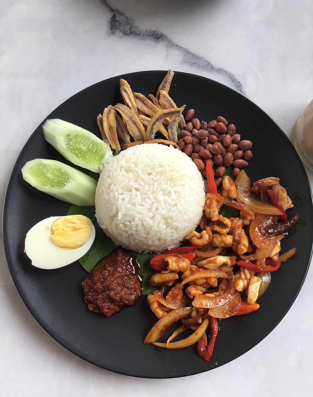 クアラルンプール3泊5日モデルプラン!ツインタワーと定番観光地 7 マレーシアの国民食ナシレマ