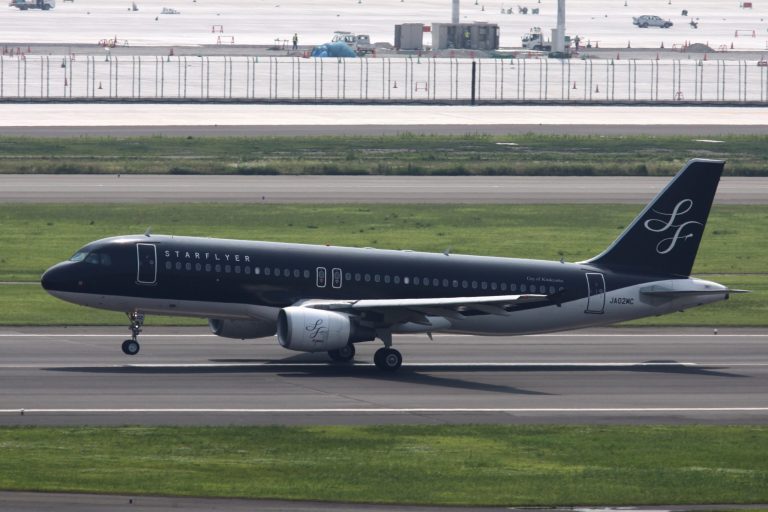 スターフライヤーの黒塗装機材