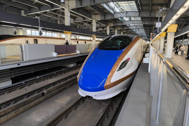 W7 series Shinkansen Kanazawa