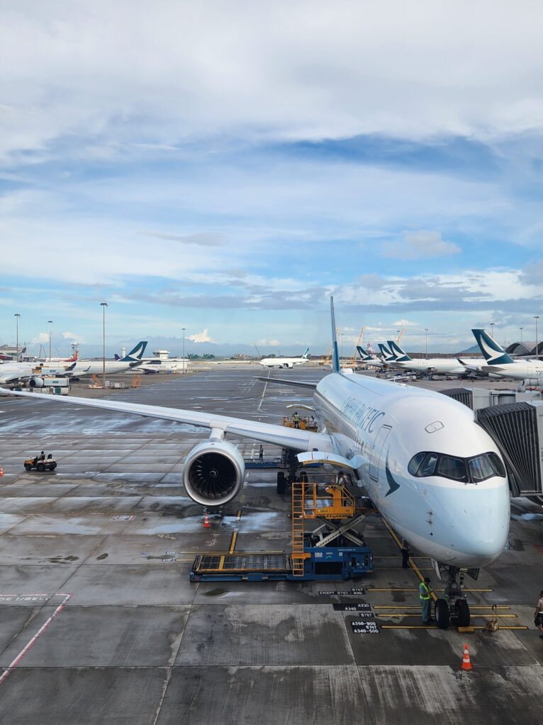 キャセイパシフィック航空 エアバスA350型機の実機写真