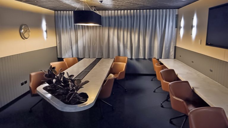 空港ラウンジの休憩スペース(パース空港 Aspire Executive Lounge)