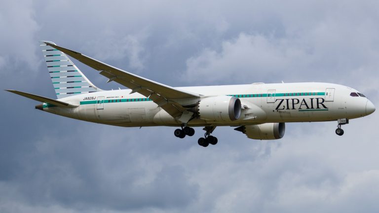 ZIPAIR Tokyo Boeing 787-8 JA828J on approach
