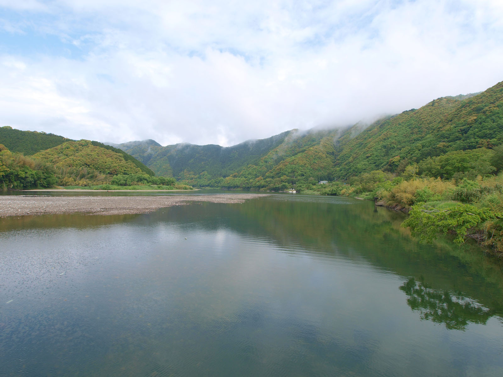 四万十川の佐田沈下橋風景