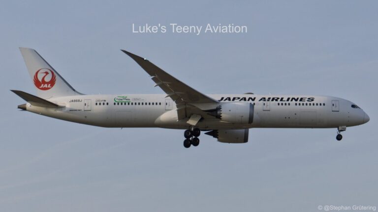 フランクフルト空港に着陸する日本航空(JAL)のボーイング787-9型機