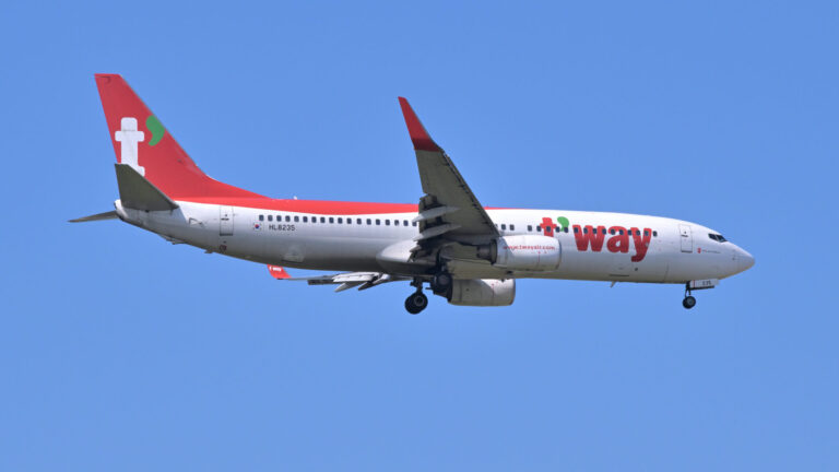 トリニティ航空(旧ティーウェイ航空)のボーイング737-800型機旅客機